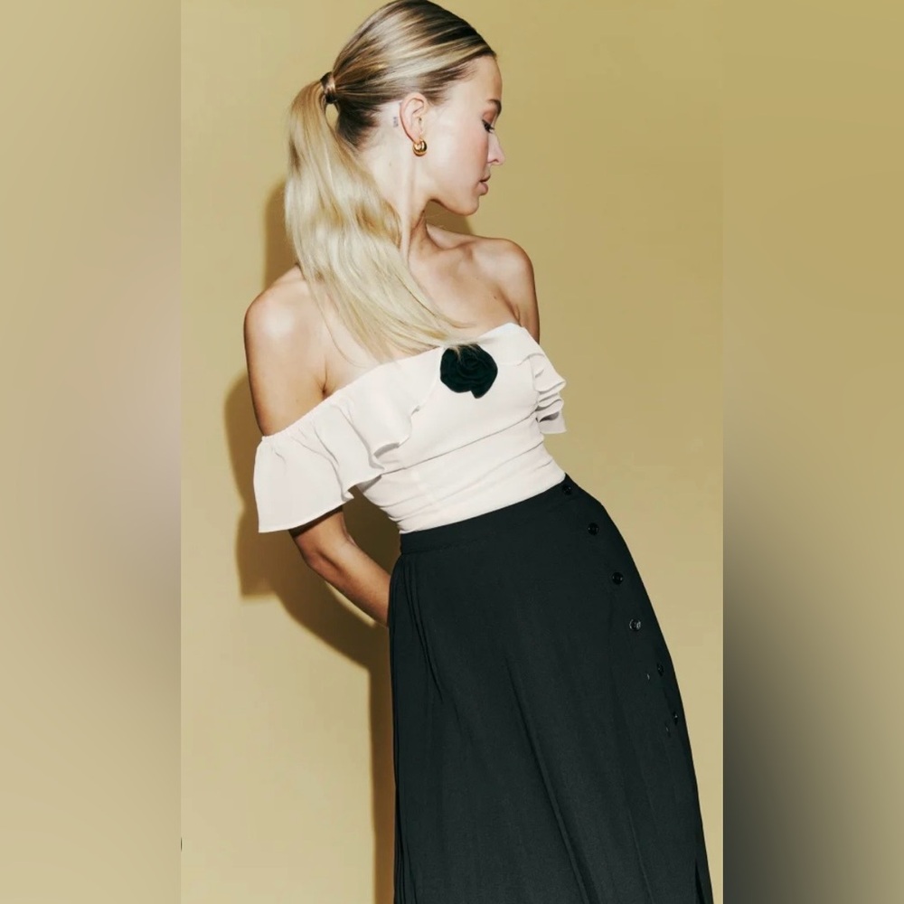 Reformation Priscilla Off-The-Shoulder Appliquéd Top
